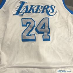 Men’s Adult small Kobe Bryant Jersey