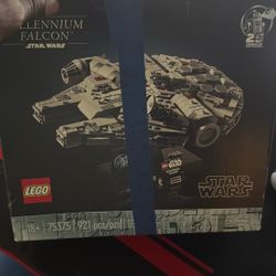 Millennium Falcon Lego Set (NEW) 