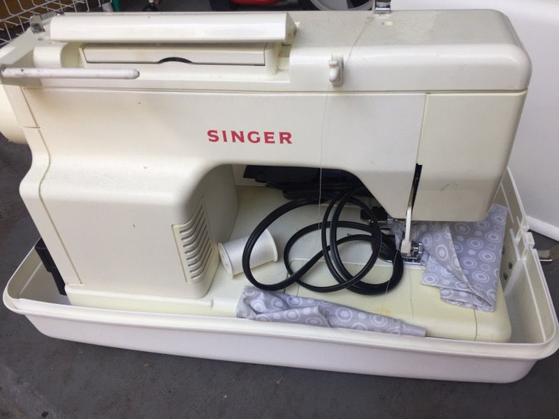 Buy the Singer 5040 Electric Sewing Machine (Untested)