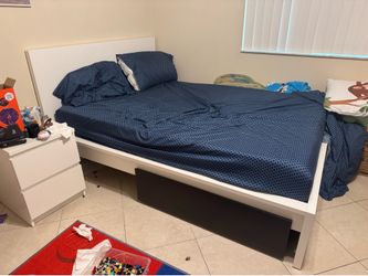 White IKEA Malm Full Bed