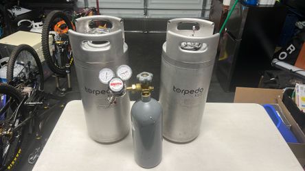 Torpedo Kegs x2, Nitrogen Tank And Smith Regulator