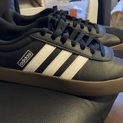Adidas VL Court Size 9 (black, White,gum)