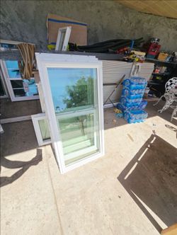 24 x 48 picture frame window, in good condition