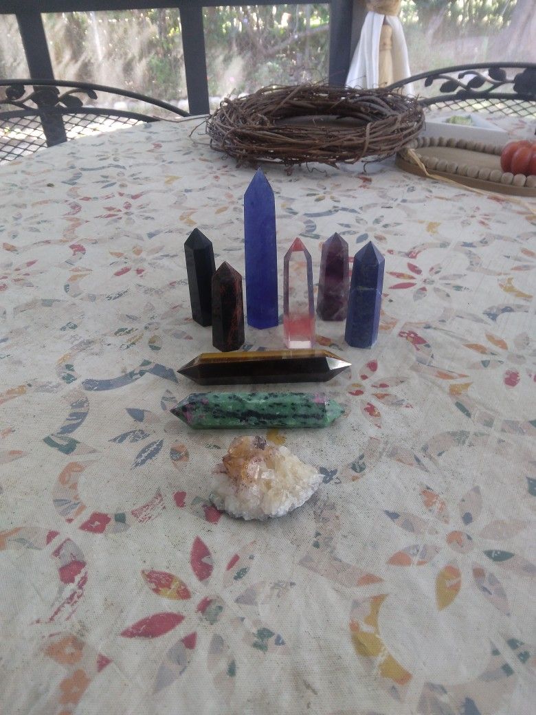 8- Tower Point Crystal's And 1- Citrine Crystal