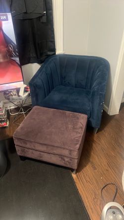 Velvet chair with chaise