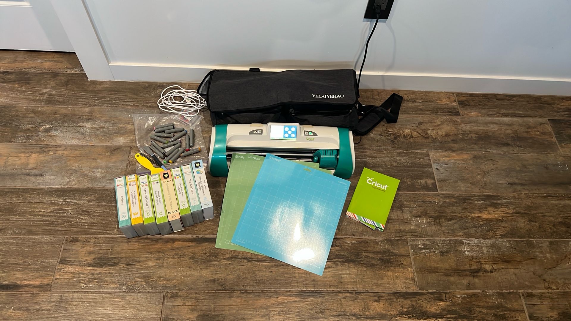 Cricut Expressions 2 Cutting Machine Bundle
