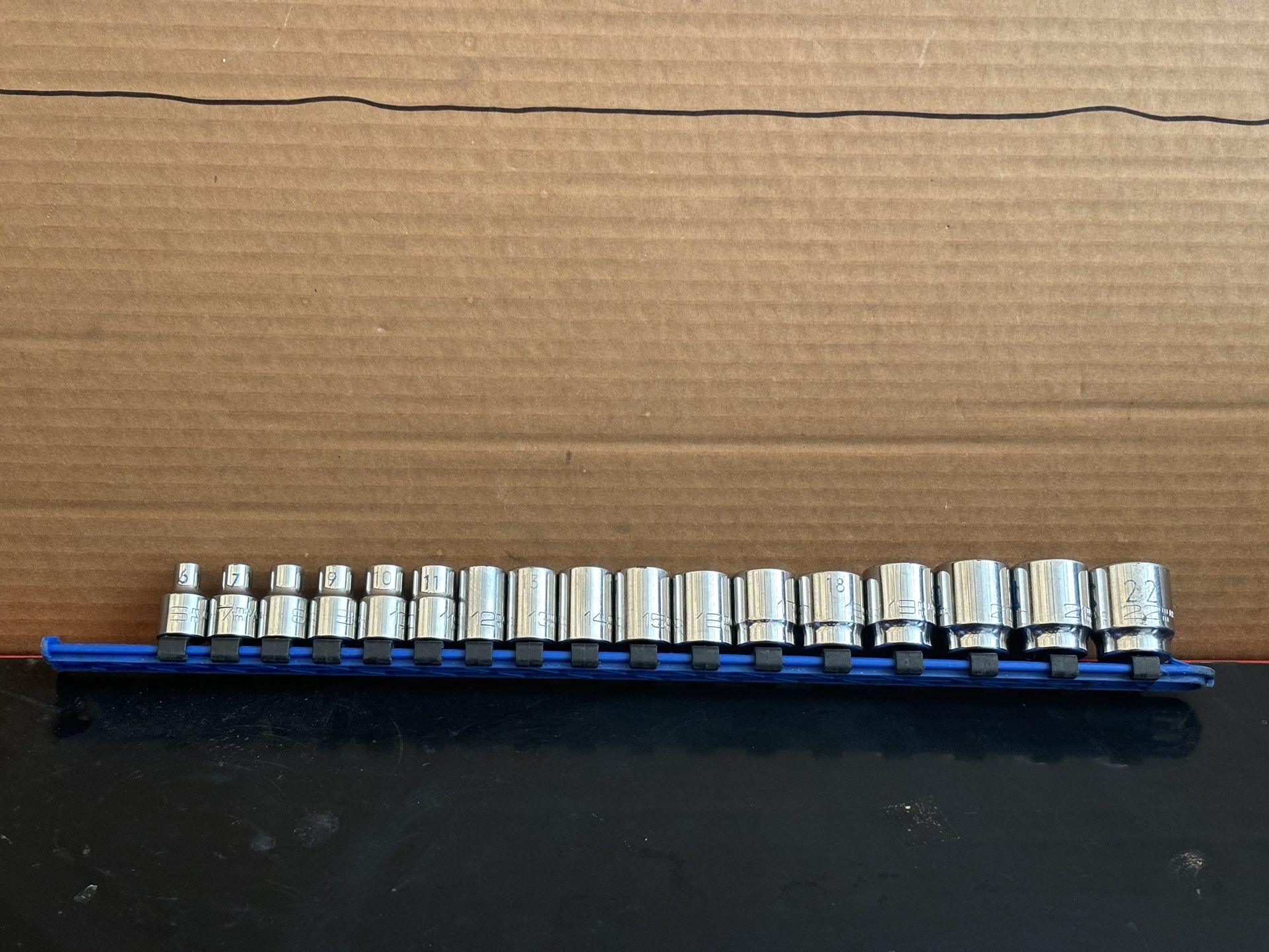 Matco Tools 17 PIECE 3/8" DRIVE METRIC 6 POINT CHROME SOCKET SET