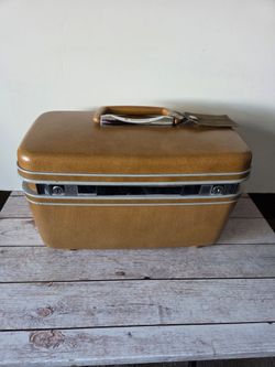 Vintage Train Case
