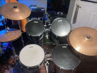 Yamaha Drum Kit
