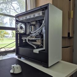 White Ryzen 9 Gaming PC