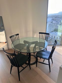 Crate & Barrel Dining table set + 4x Chairs