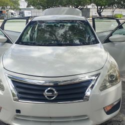 2015 Nissan Altima S Pear White