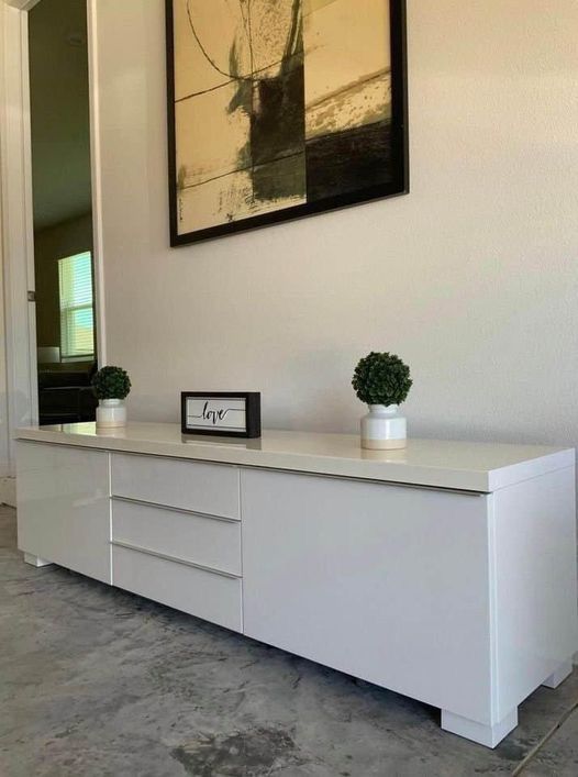 WITH DELIVERY!!! EXCELLENT WHITE IKEA BESTA TV STAND ENTERTAINMENT CENTER CONSOLE HIGH GLOSS FINISH