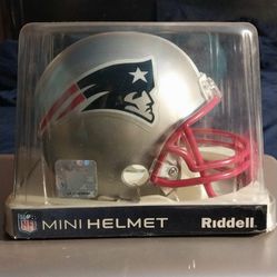 Riddell 2012 New England Patriots Mini Helmet NFL 55022

