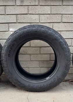 One tire ONLY. 275/60R20 Toyo Open Country