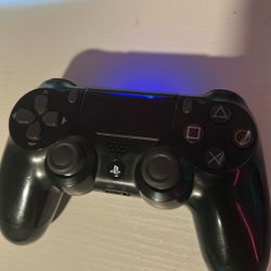 Black PS4 Controller 