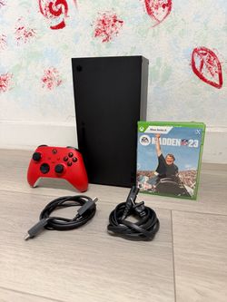 Microsoft Xbox Series X - Disc Version - 1 TB , Bonus 1 Game Madden 23  ( Used Very New  )