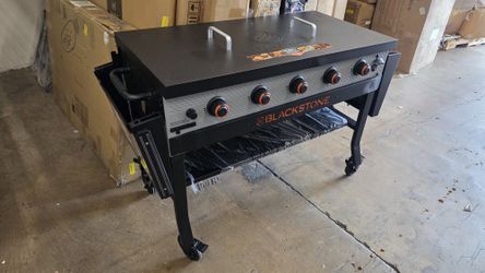 Blackstone 5 Burner Liquid Propane Griddle Cooking Station Black