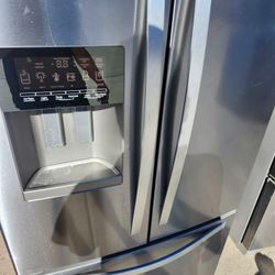 Whirlpool Refrigerator 