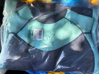 Surfing WETSUIT