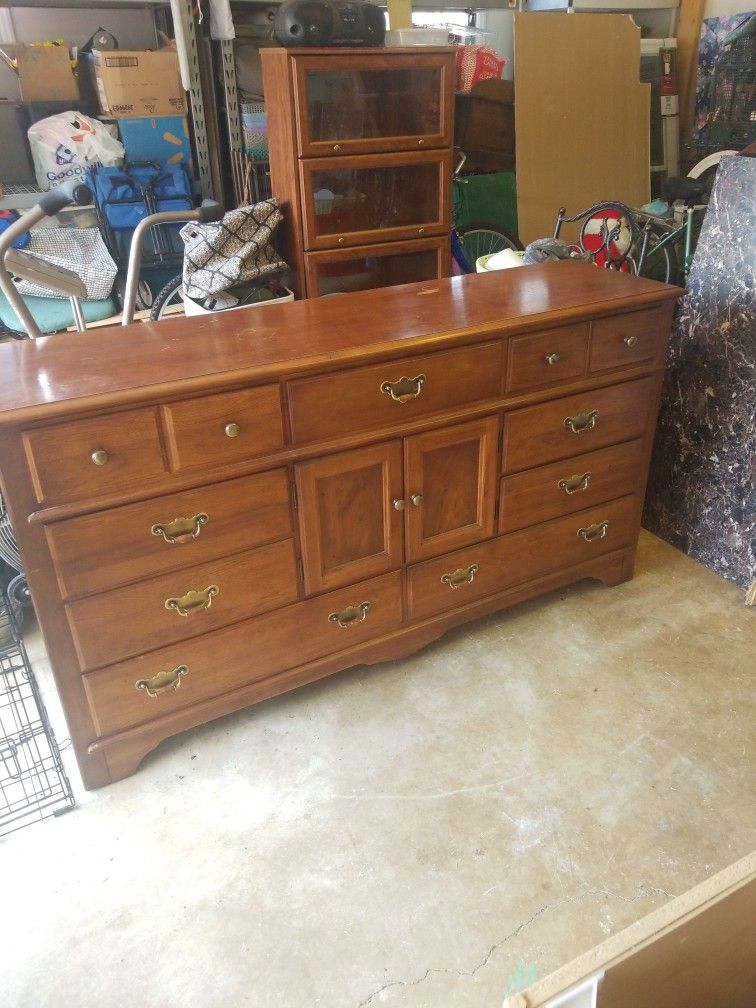 Dresser With Tri Fold Mirror, Thomasville