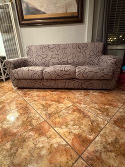 Pink leate sofa      Cover includes