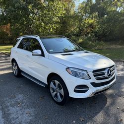 2018 Mercedes GLE350 4MATIC  Low Miles!!