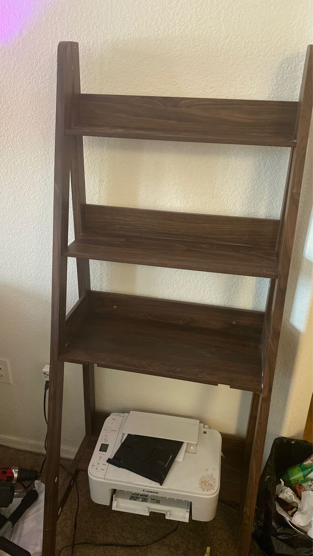 5 foot wooden ladder shelf