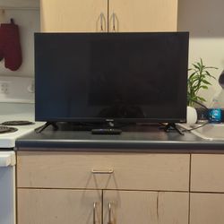 HiSense 32in Smart Tv