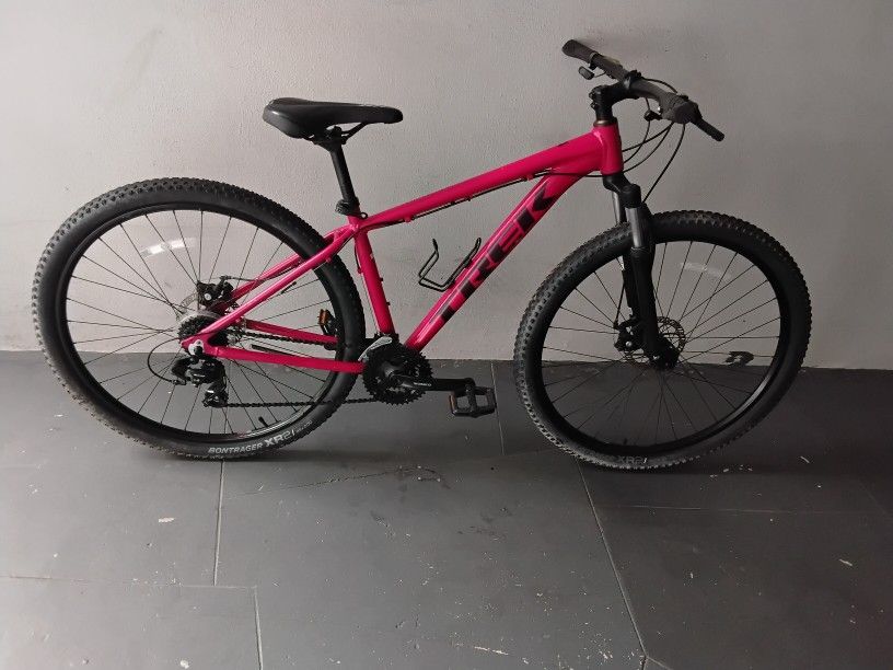 BICYCLE TREK 21 SPEED SIZE 29 BRAND NEW