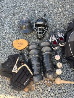 Youth Baseball Catchers Gear (Read Ad for SIZE)
