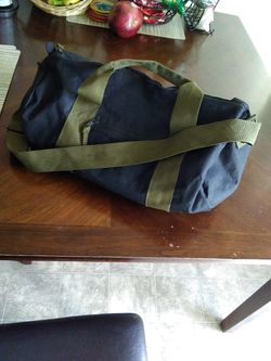 Messenger Duffel (Barell) Bag. By Art class.