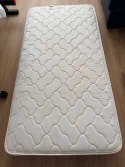 Twin mattress