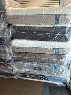 QUEEN SIZE TEMPURPEDIC CLOUD
