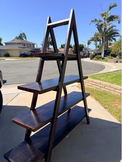 World Market pyramid shelf