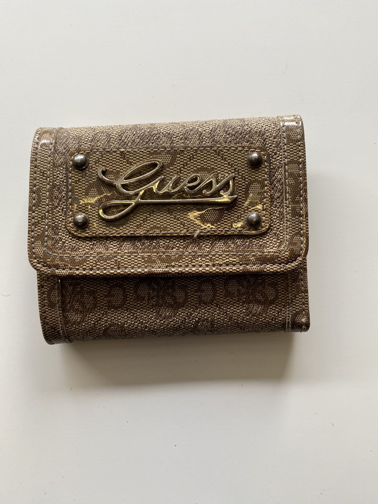 Women s Wallet GUESS for Sale in Los Angeles CA OfferUp