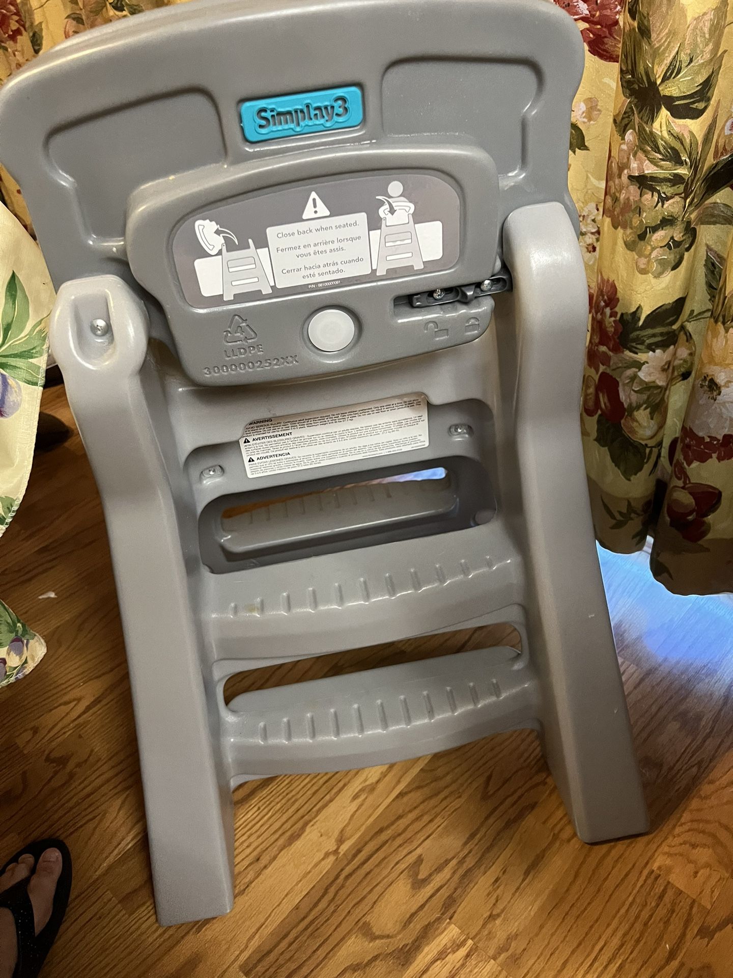 Simplay3 Big Kids Booster Seat, Lightweight Toddler Booster Chair for