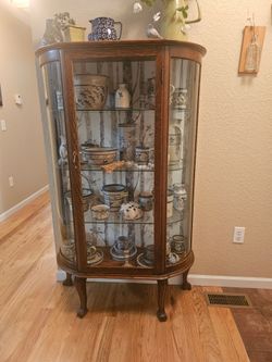 Antique china/collectible hutch