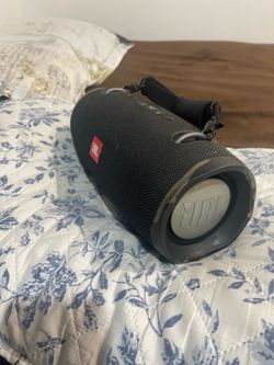 Jbl xtreme 2 Bluetooth speaker