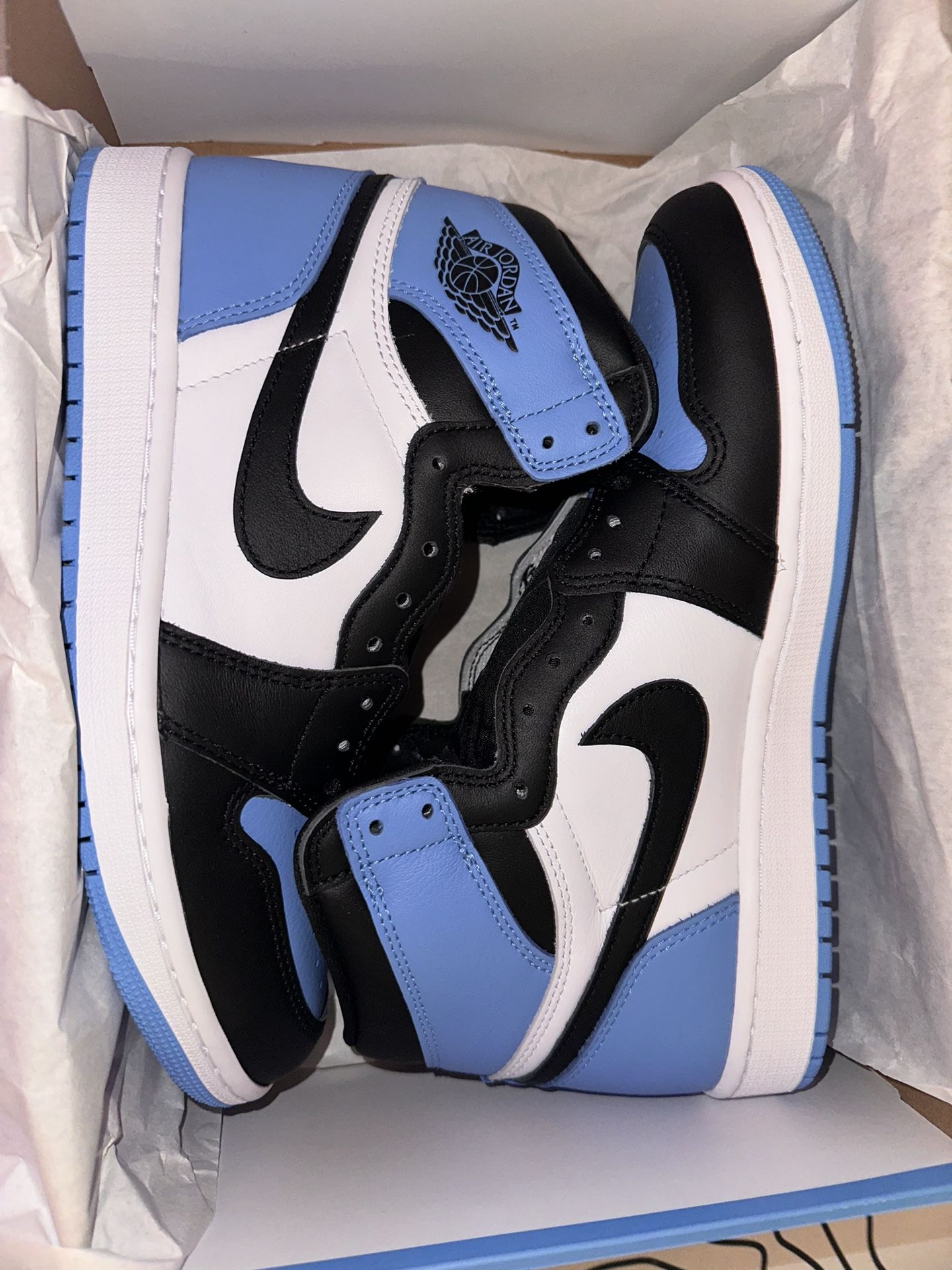 Jordan 1 UNC toe size 9