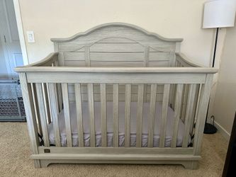 6 in 1 Convertible Crib with Toddler Rail