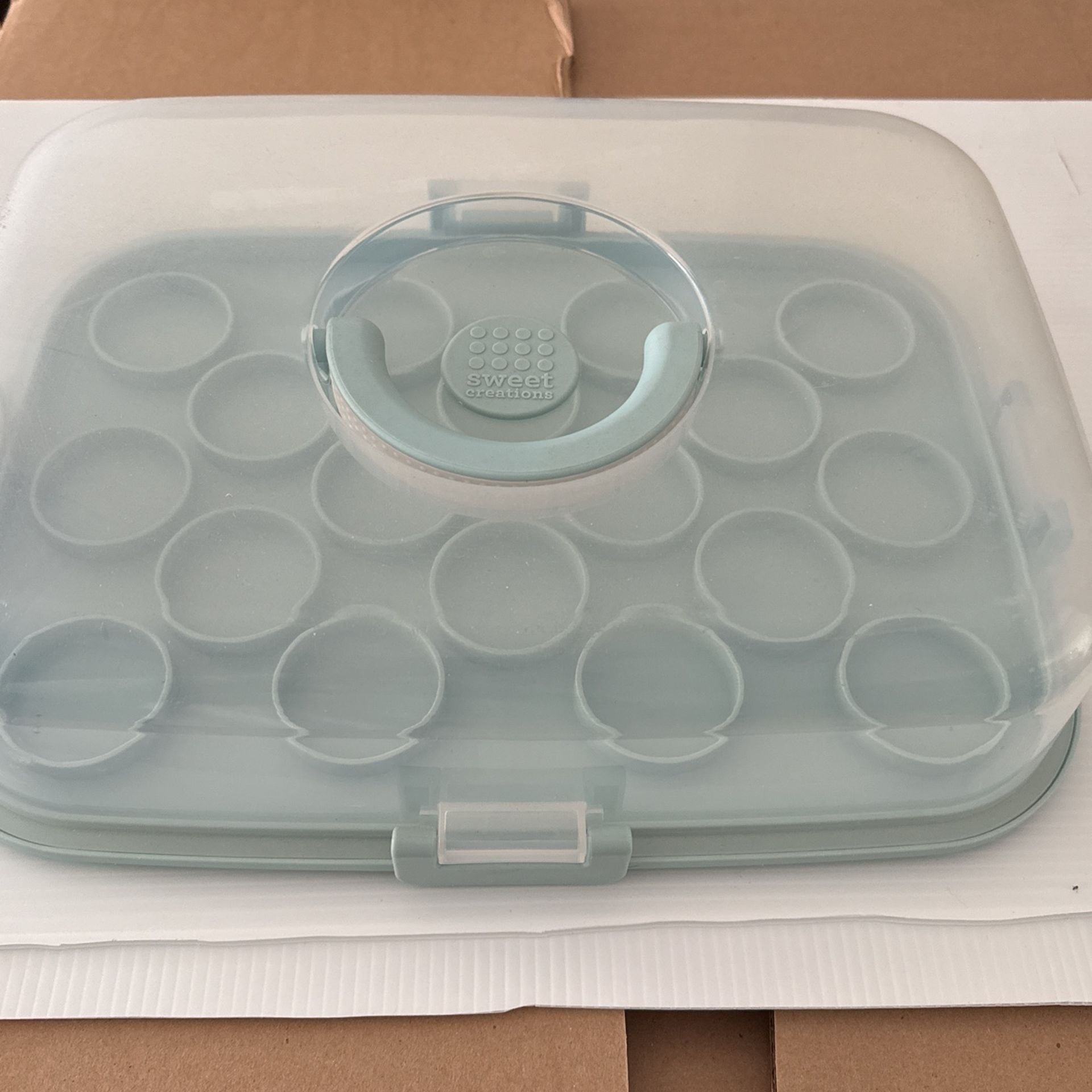 CUP CAKE CARRIER 18pcs/ Sweet Creations
