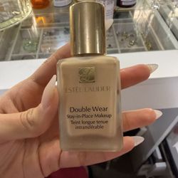 Estee Lauder Foundation 