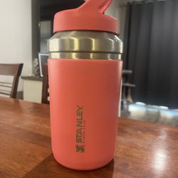 64oz Coral Stanley