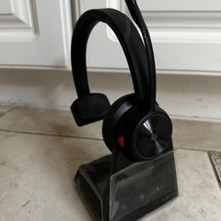 POLY SPARE SAVI 7310-M Wireless HEADSET Retail: $154+Tax!!! Headset offers a reliable,convenient audio solution Enjoy detailed wireless audio with the