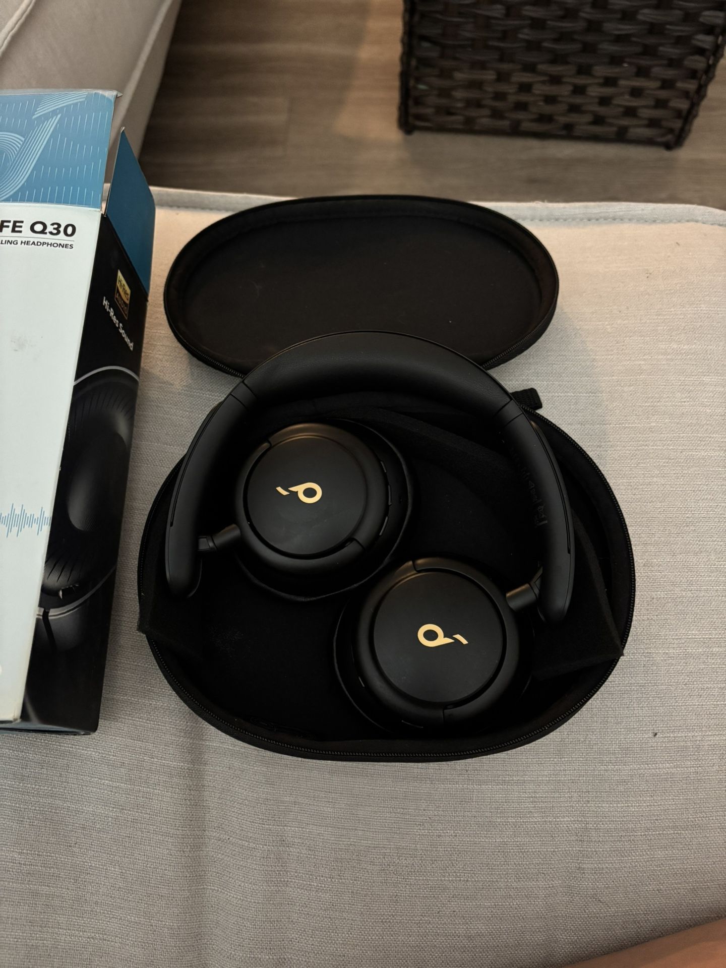 🎵 Anker Soundcore Life Q30 ANC Over‑Ear Headphones w/ Hard Case – Excellent Condition