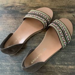 Women’s sandals