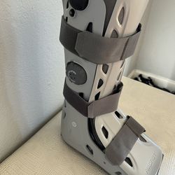 Large Medical Boot Fits Abt 10  To 11 1/2 