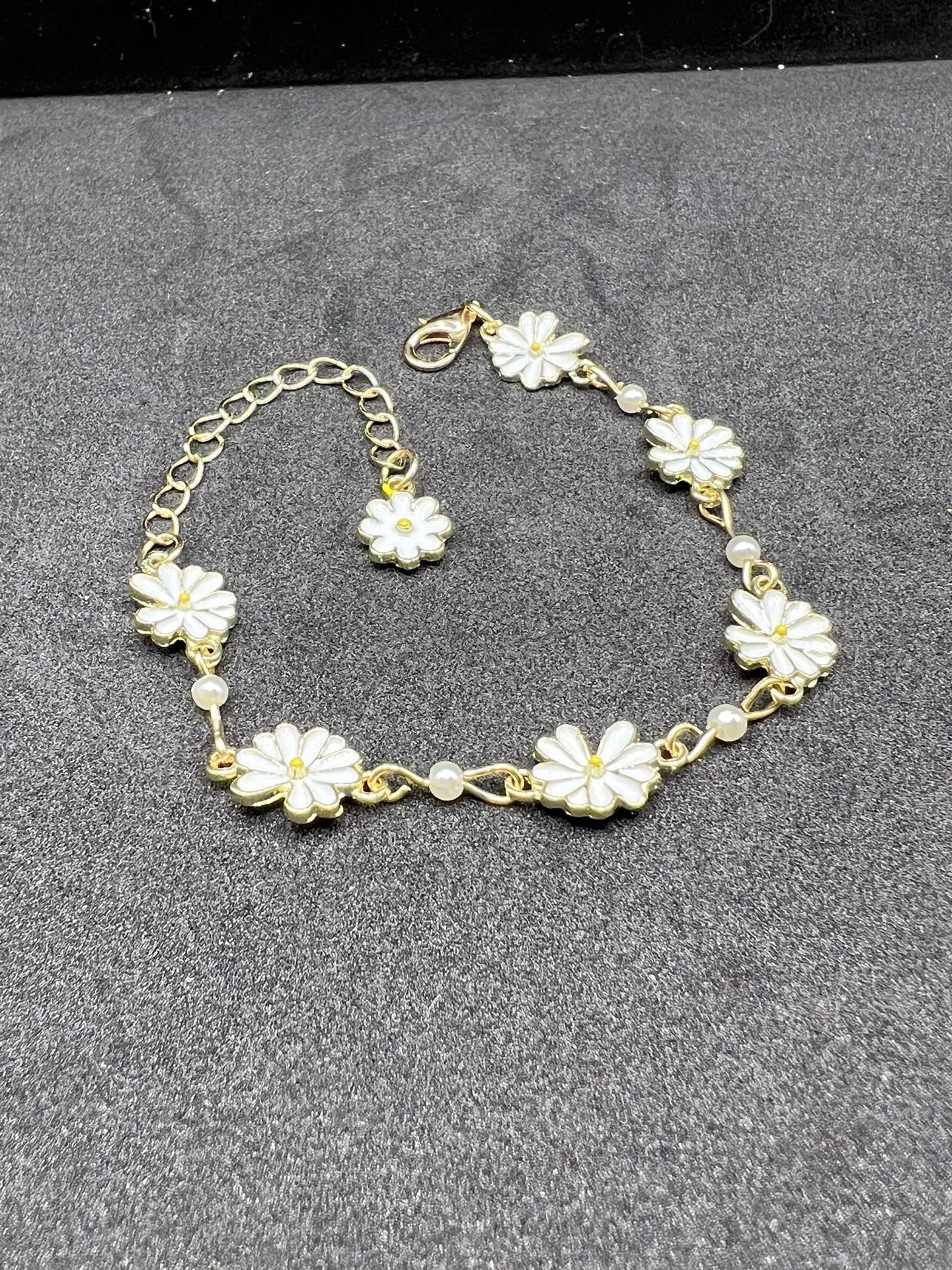 flower gold chain bracelet with pearl beads