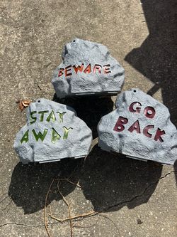 HAUNTED HALLOWEEN ROCKS